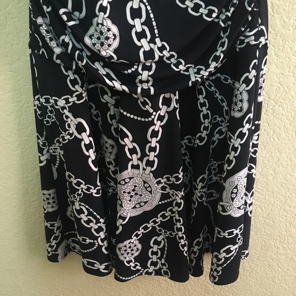 Cute black and white chain dress - Picture 3 of 6